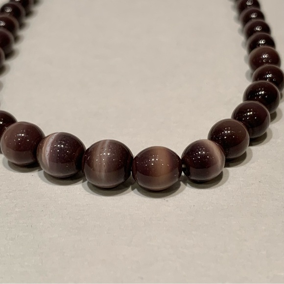Dark Purple Cat’s Eye Stone Smooth Round Beaded Necklace Gold Barrel Clasp 17” - Picture 7 of 7